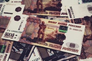 看護師が年収1000万になるにはどのようなステップが必要ですか？