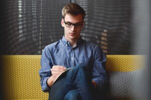仕事を辞めるべきか続けるべきか、迷ったときの判断ポイントは？